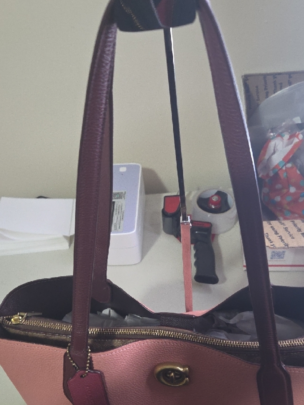 Coach Willow Pink Two-Tone Tote Bag with Turn-Lock Closure - Picture 4 of 11